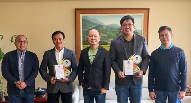 In photo (L-R): Mr. Chito P. Inza – Cruz, Bayad Chief of Products, Mr. Francispito P. Quevedo - Bayad Senior Vice President and Chief Operating Officer, Mr. Lawrence Y. Ferrer - Bayad President and CEO, Mr. Aldous N. Brigino - Bayad Strategic Partnerships and Alliances Head, and Mr. Dennis G. Gatuslao – Bayad Chief Commercial Marketing Officer.