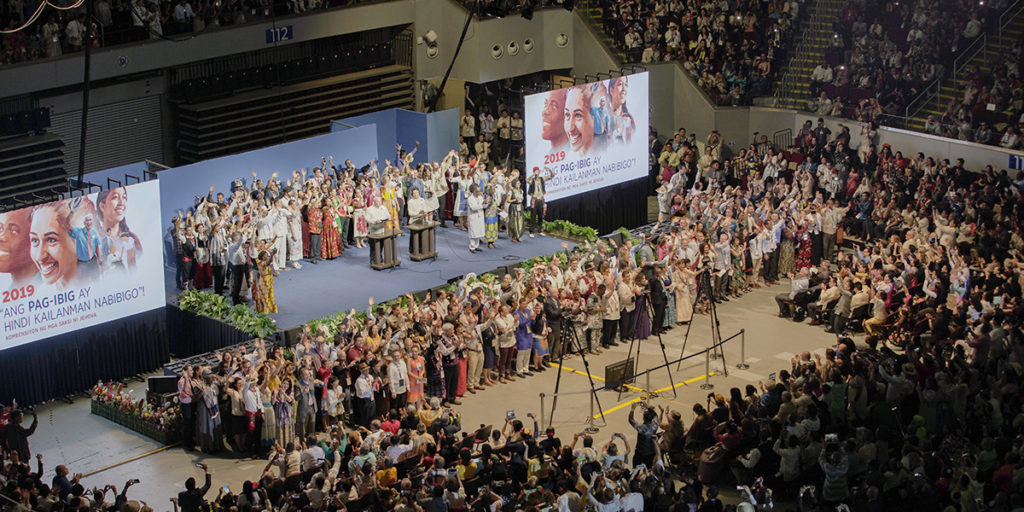  Jehovah's Witnesses held their annual Bible conventions 