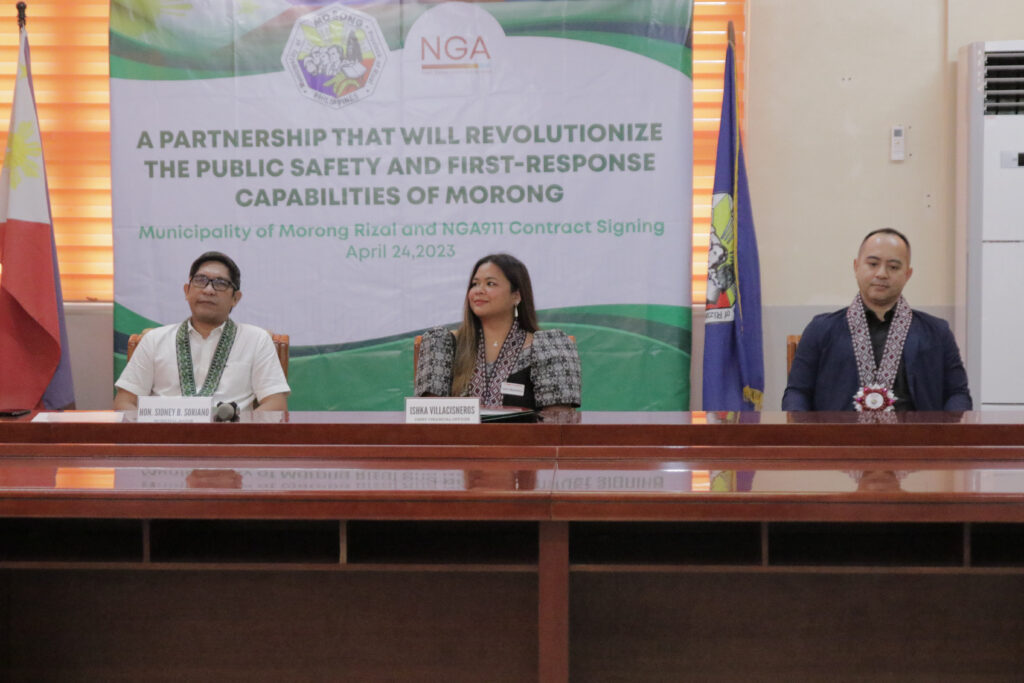 Morong Mayor Sidney Soriano, NGA 911 CFO Ishka Villacisneros, country manager Robert Llaguno