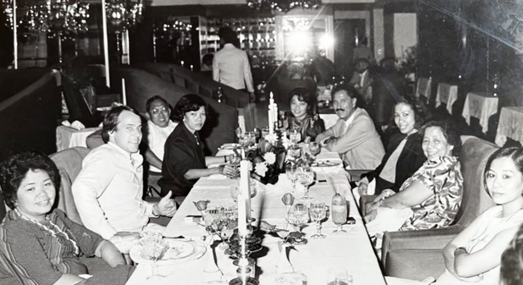 National Artist Jose Joya (4th from left), dinner at Philippine Plaza, Maurice Arcache with newshens Deedee Siytangco (left, foreground), Tere Orendain (beside Joya), Ernie Evora Sioco (second from right) and the author (right, foreground) (Photo from Thelma Sioson)