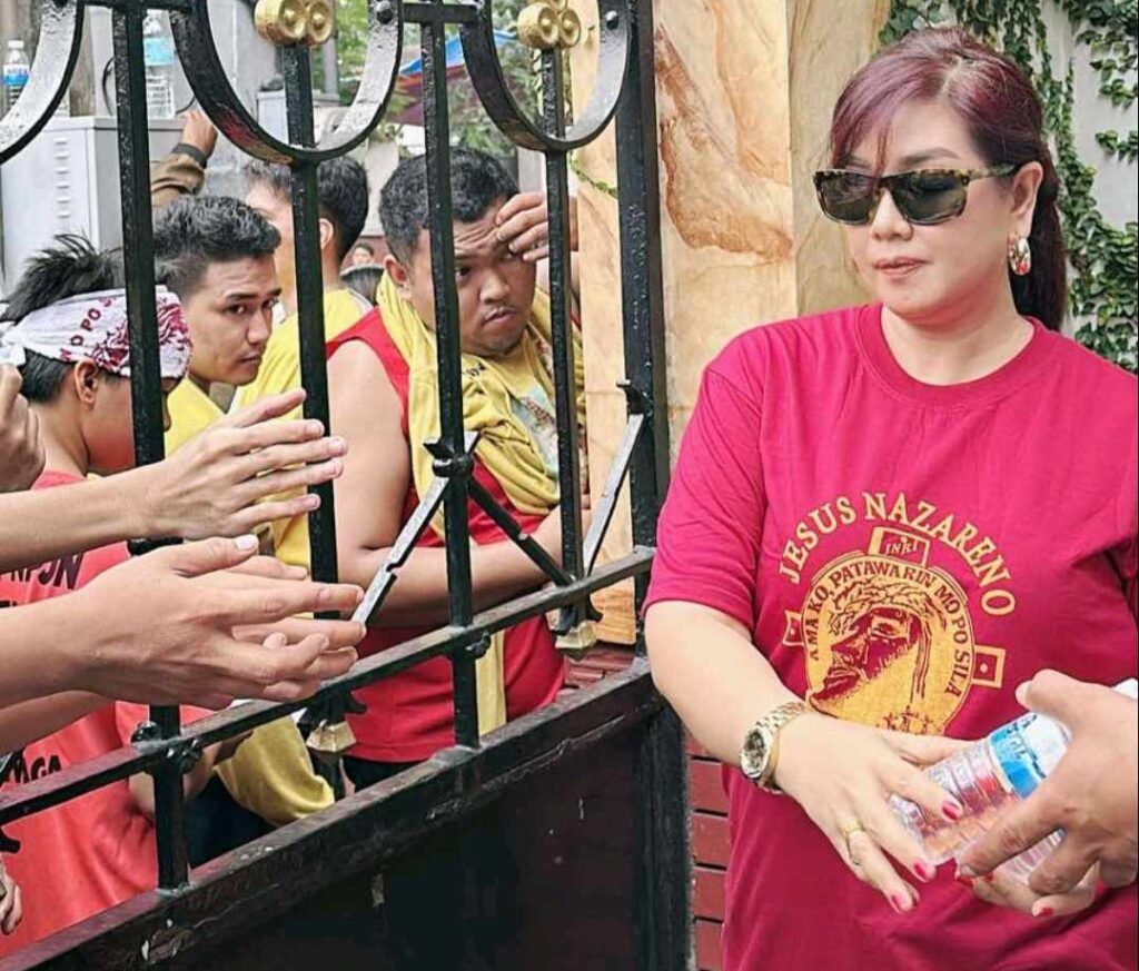 Traslacion participants receive food, drinks from philanthropist