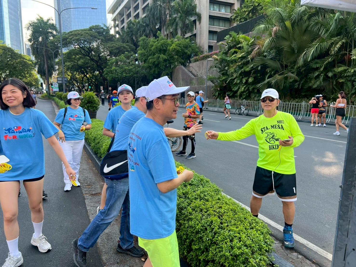 "Taiwan for WHA" Morning Run in Makati: Filipino-Taiwanese Community Voices Support for Taiwan's WHA Participation